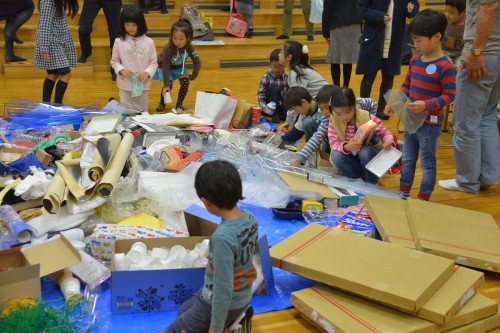 Cai Guo-Qiang “Children Da Vincis” Workshop, Nov. 23